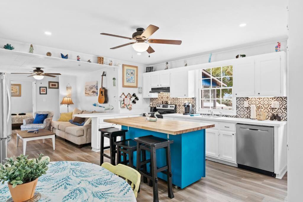 Vila Dolphin Cove - Whole Waterfront House With Dock Ocean Isle Beach Exteriér fotografie